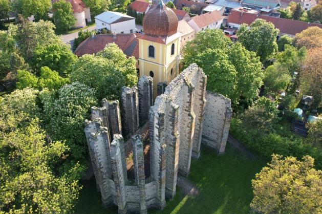 Panenský Týnec