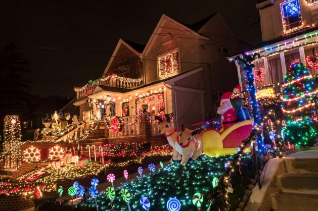 Vánočně nazdobené domy v Americe
