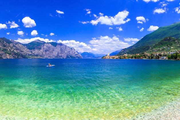 Největší jezero Itálie jako z pohlednice