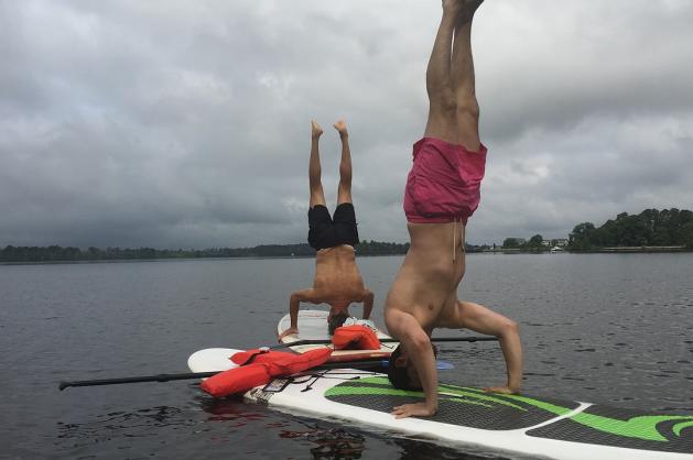 jóga na paddleboardu