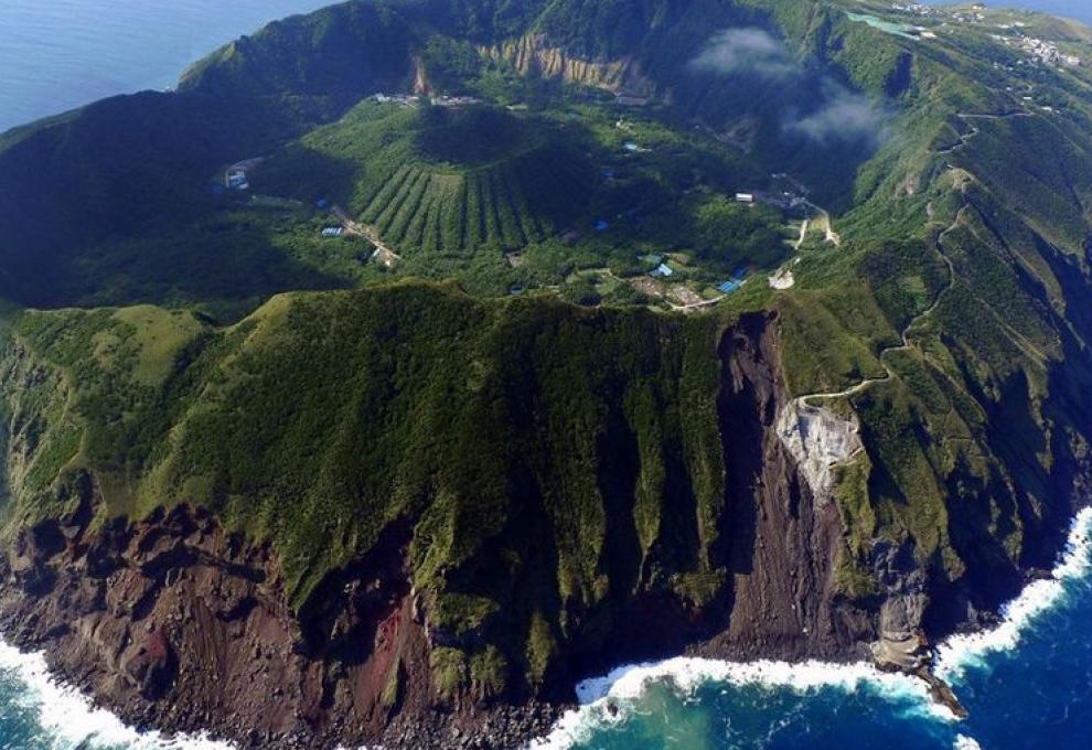 Ostrov a sopka Aogashima  - Cestovinky.cz