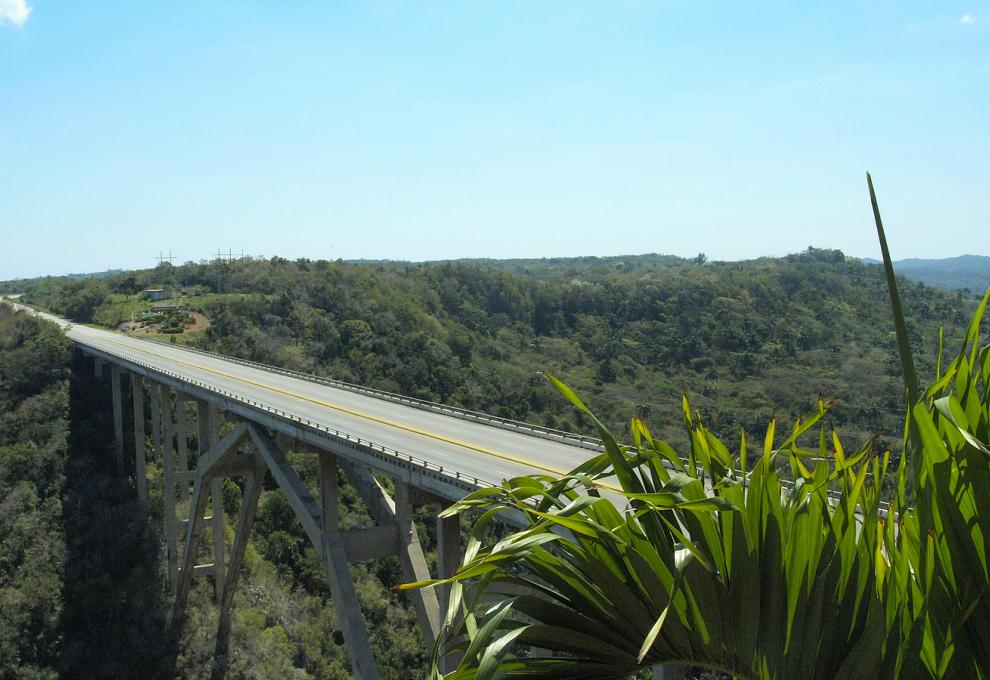 most Bacunayagua úvodní