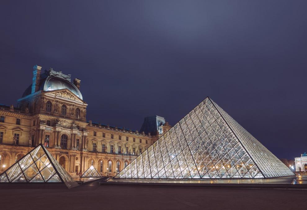 Louvre Paříž