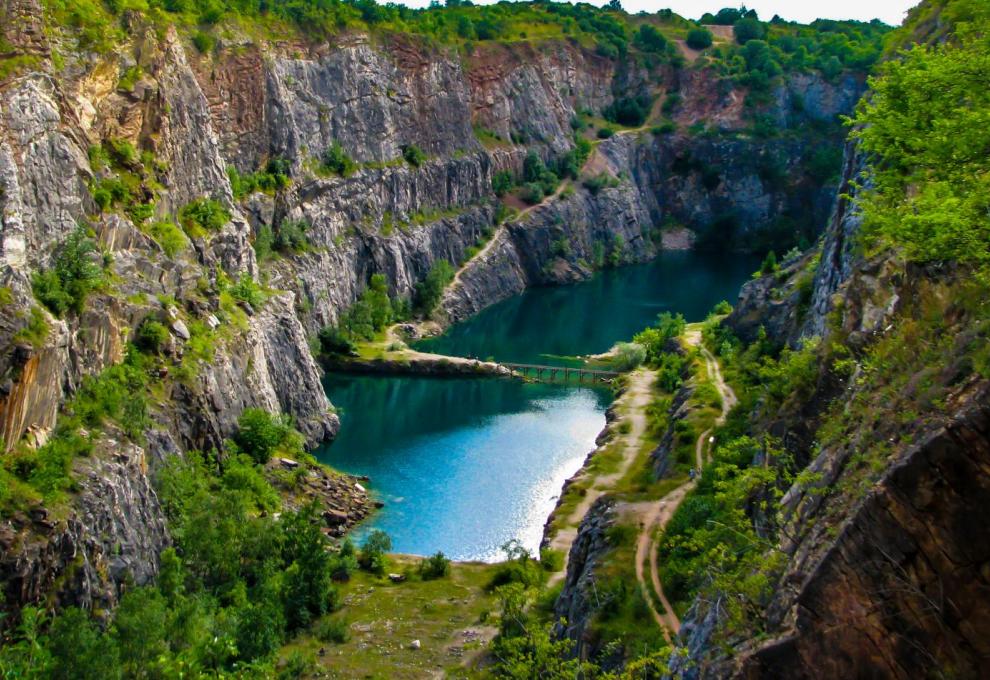 Nejkrásnější lomy Česka nabízí soukromí i průzračnou vodu Cestovinky