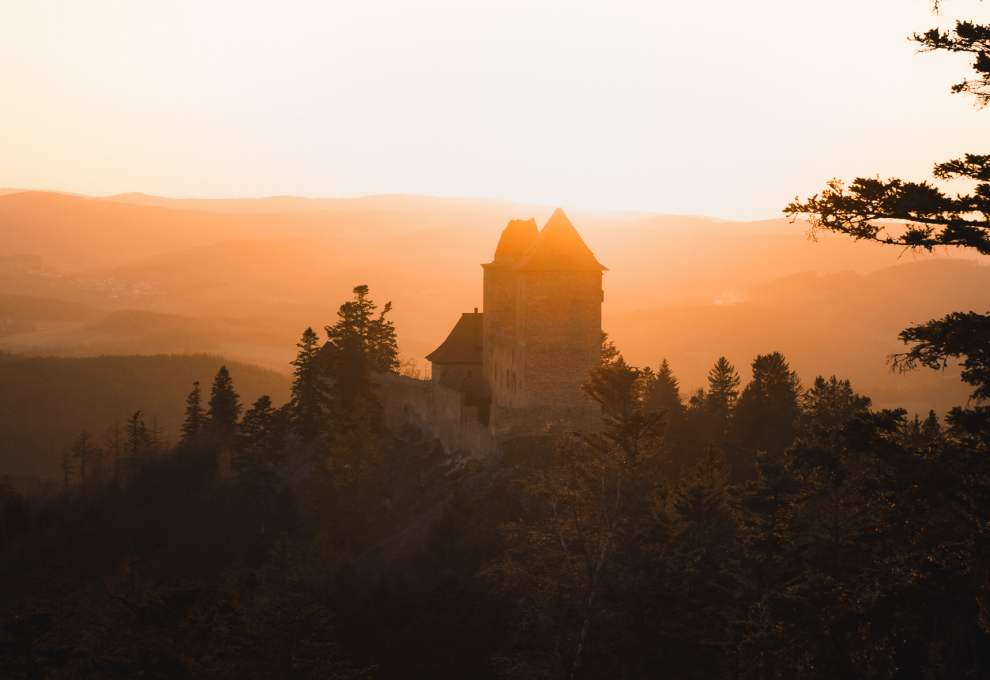 Západ slunce na hradě Kašperk
