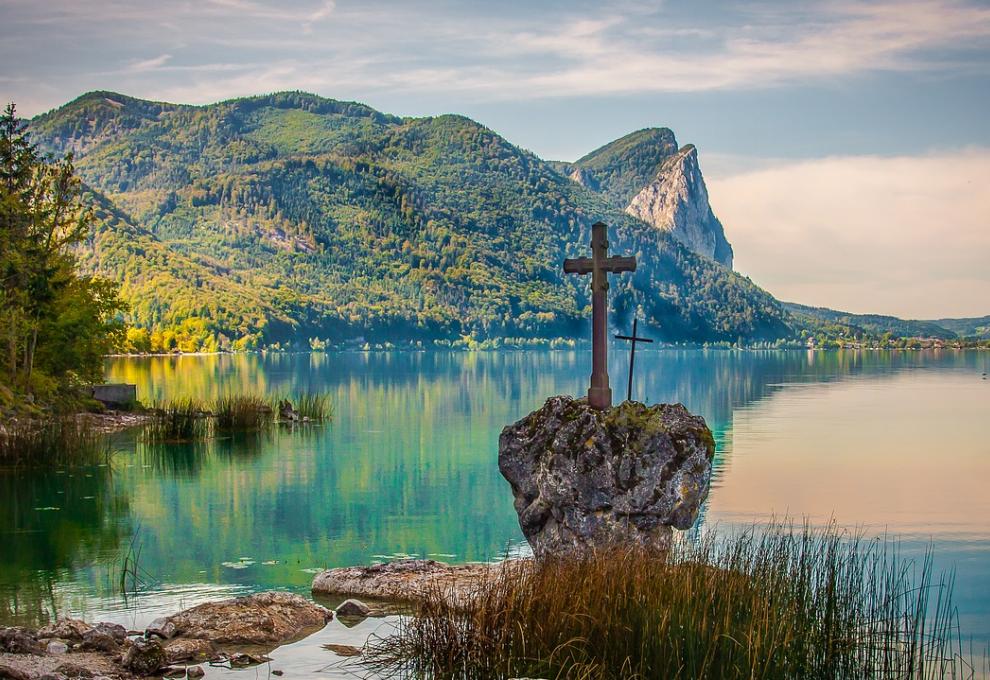 Jezero Mondsee v Rakousku