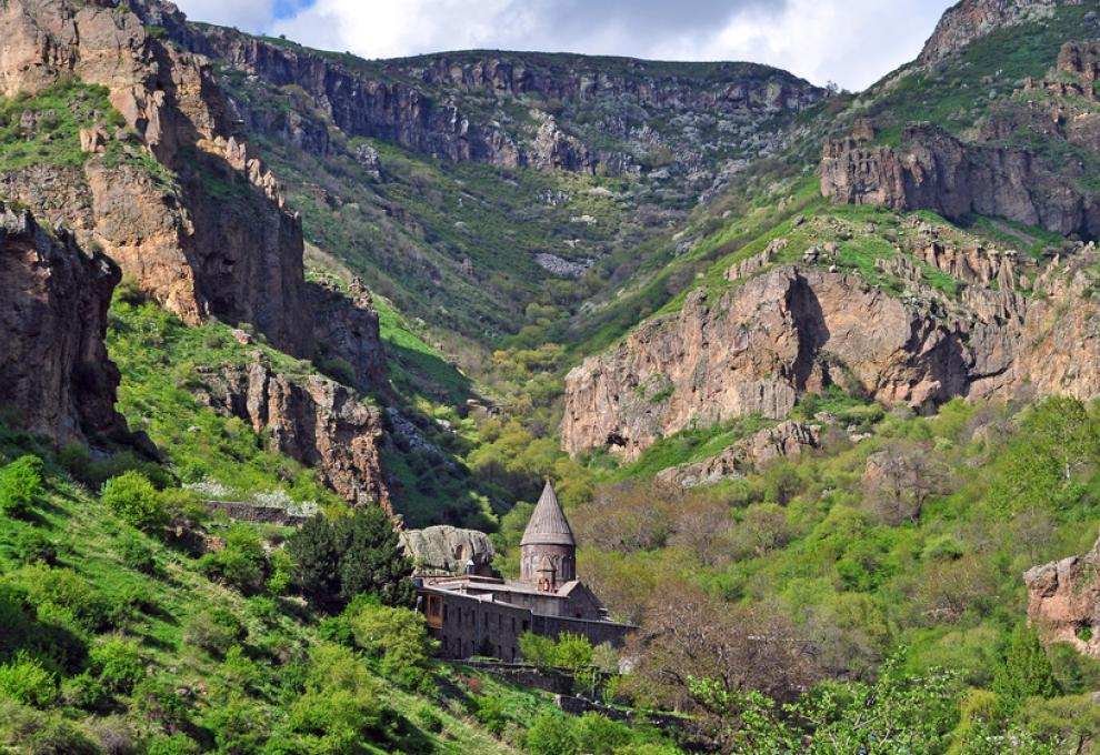 údolí řeky Azat a klášter Geghard
