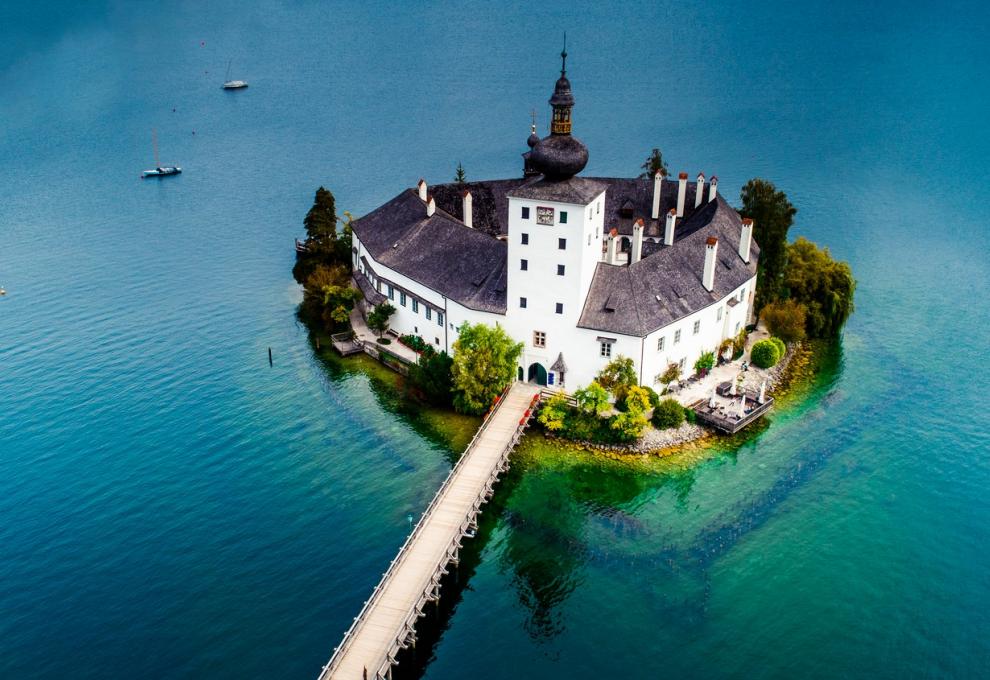 Jezero Traunsee v Rakousku