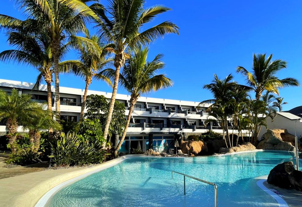 Bazén v tropické zahradě