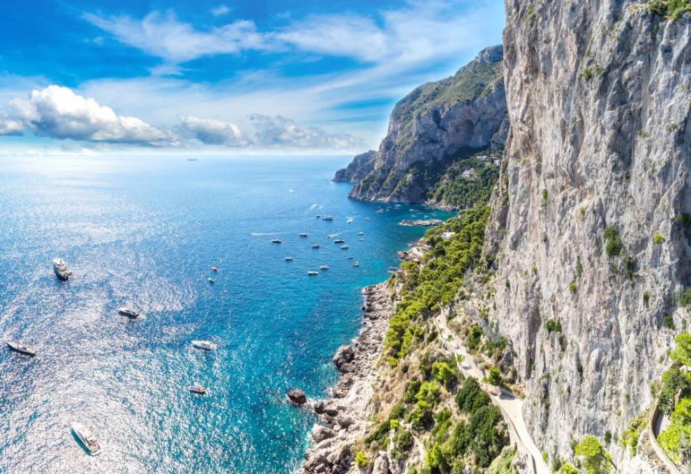 Azurové nebe a moře na Capri - Cestovinky.cz