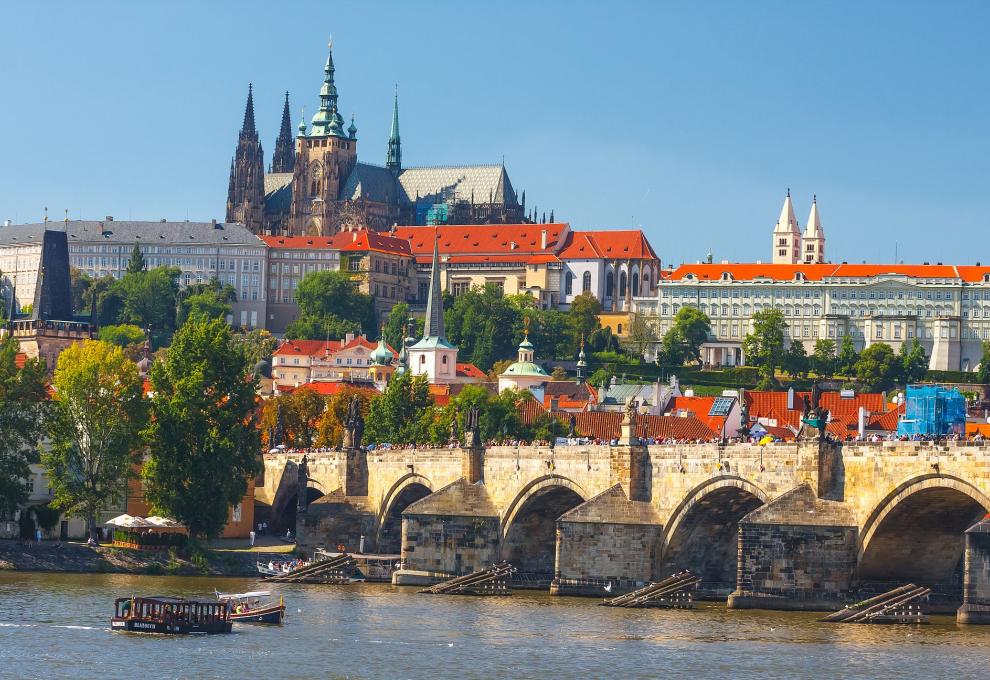 stáhni si aplikaci na charlesgo.cz - Cestovinky.cz