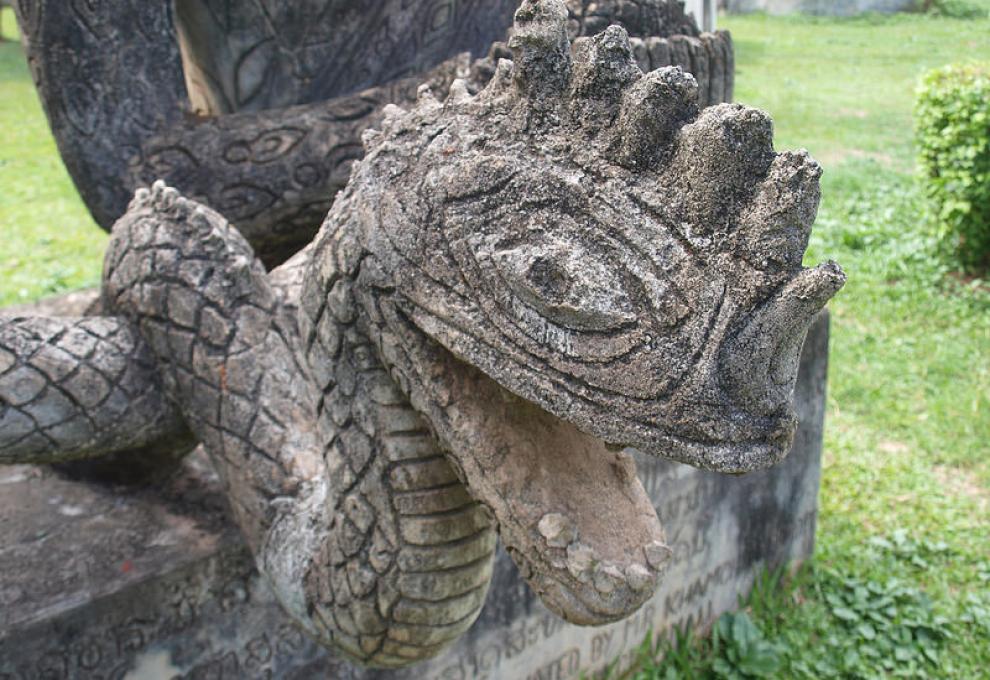 Socha démonského hada v Xieng Khuan v Laosu - Cestovinky.cz
