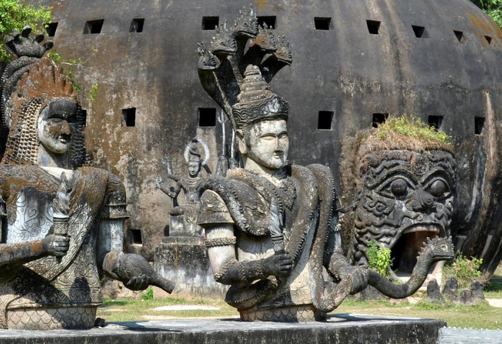 Obří dýně v Xieng Khuan v Laosu - Cestovinky.cz