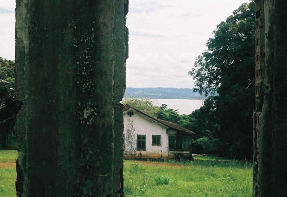 Fordlandia - ruiny bílého domku - Cestovinky.cz