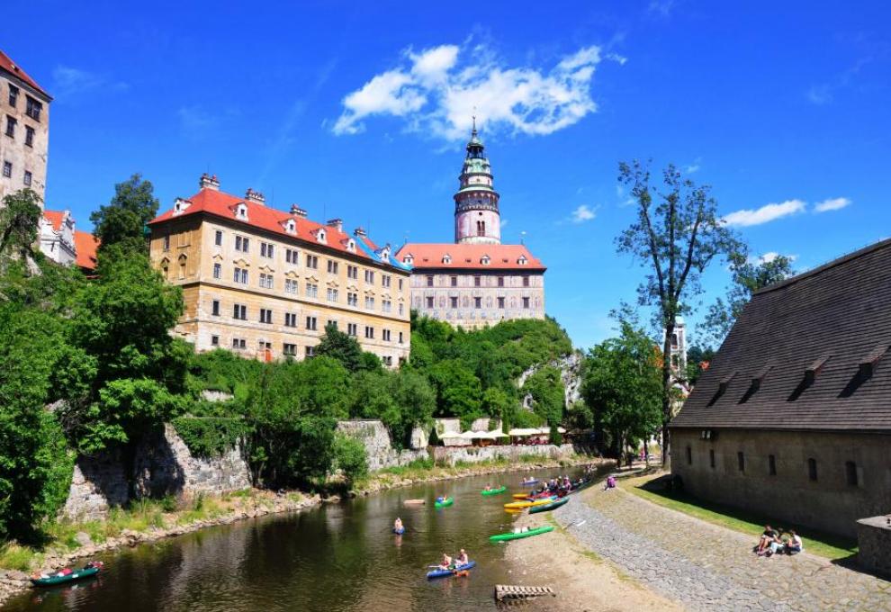 Zámek v Českém Krumlově v letních měsících. - Cestovinky.cz