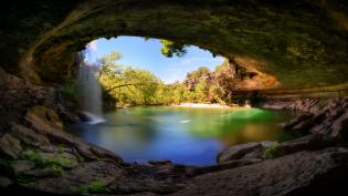 Podzemní jezírko Hamilton Pool - Cestovinky.cz