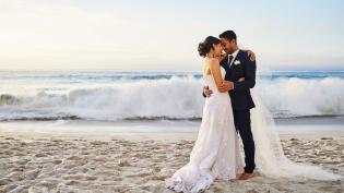 Svatební pár u moře