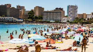 Magaluf v obklopení turistů