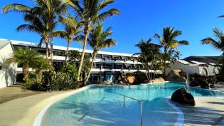 Bazén v tropické zahradě