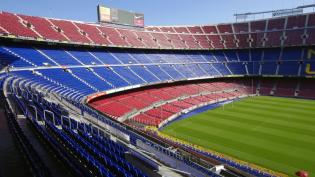 Prázdný fotbalový stadion Camp Nou v Barceloně. - Cestovinky.cz