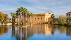 Víc než 9 tisíc uliček a 100 historicky hodnotných staveb. To je marocký Fés