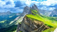 Na jedné z nejoblíbenějších tras v Dolomitech se objevil turniket. Až 8 000 turistů denně tu totiž jen tak nechtějí