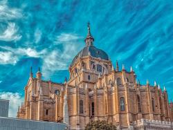 Katedrála Panny Marie Almudenské v Madridu