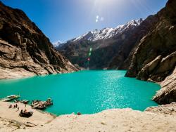 Pákistánské jezero Attabad