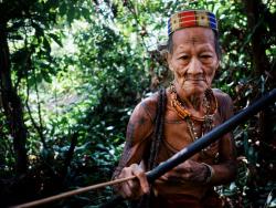 Muž z kmene Mentawai