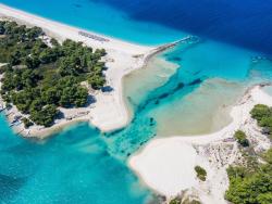 Glarokavos Lagoon Beach