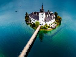 Jezero Traunsee v Rakousku