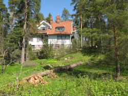Dřevěný dům Ainola v létě, sídlo slavného finského skladatele Jeana Sibelia. - Cestovinky.cz