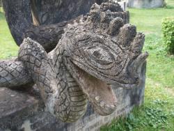 Socha démonského hada v Xieng Khuan v Laosu - Cestovinky.cz