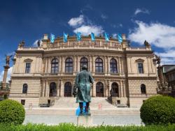 Rudolfinum v Praze na Palachově náměstí. - Cestovinky.cz