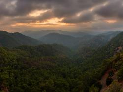 Troodos na Kypru a západ slunce - Cestovinky.cz