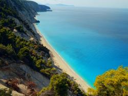 Pláž Egremni na ostrově Lefkada. - Cestovinky.cz