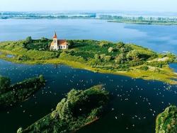 Kostel na ostrůvku - Cestovinky.cz